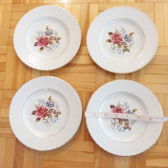 Set of 4 plates 7×7 Barrats  Delphatic White Tablewear England - Picture 3 of 3